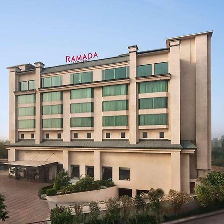 Hotel Ramada By Wyndham New Delhi Pitampura Exterior foto